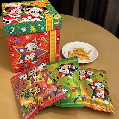 【実食レポ】ディズニークリスマスお菓子2023おすすめは？チョコなど全種類食べて比較してみた！