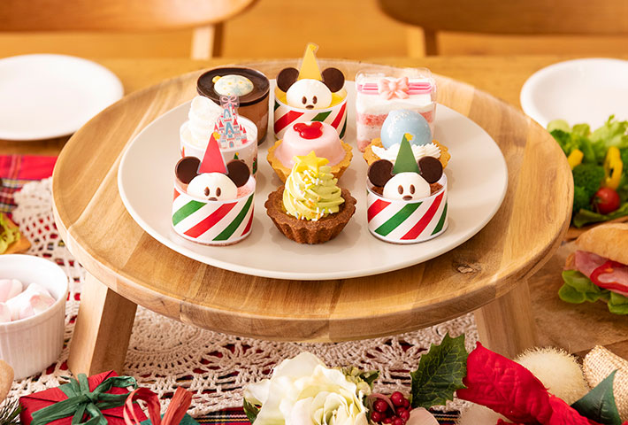 【実食レポ】ディズニークリスマスお菓子2023おすすめは？チョコなど全種類食べて比較してみた！